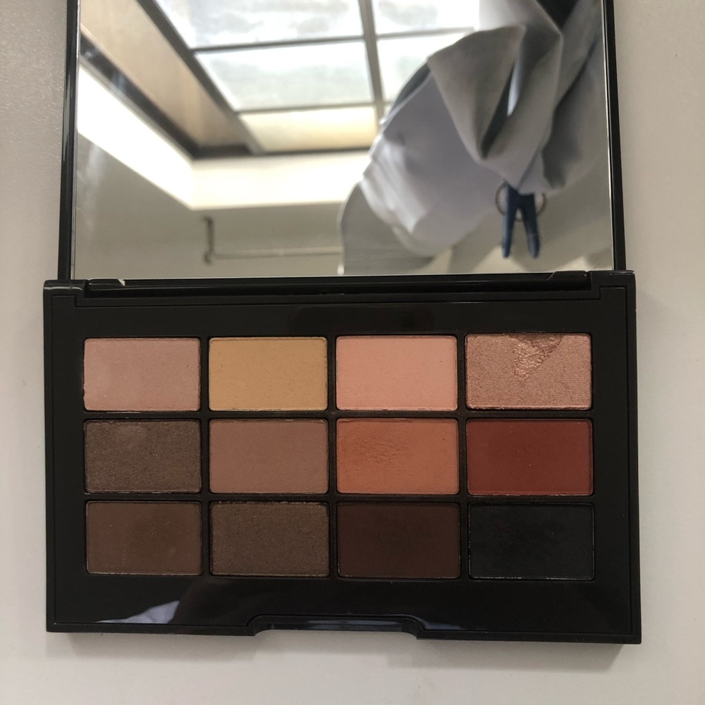 Jouer Essential Matte & Shimmer Eyeshadow Palette